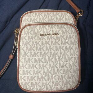 MICHAEL KORS JET SET TRAVEL